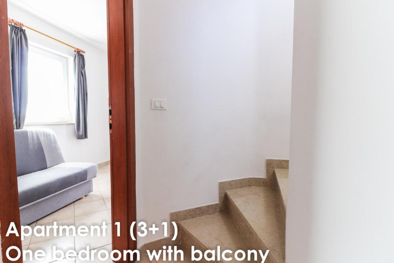 Sunshine Apartments Funtana With Balcony And Sea View Exterior photo