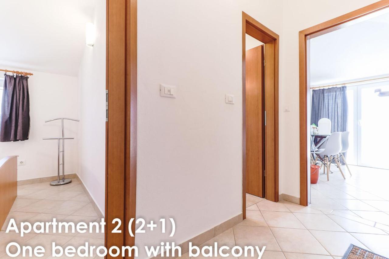 Sunshine Apartments Funtana With Balcony And Sea View Exterior photo