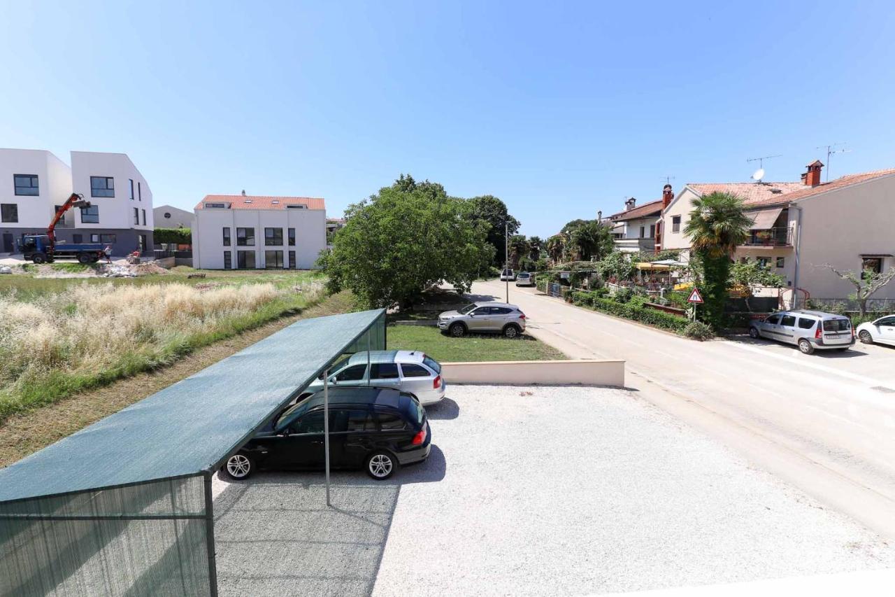 Sunshine Apartments Funtana With Balcony And Sea View Exterior photo