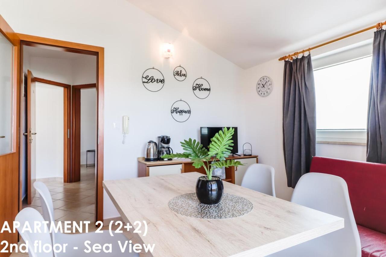 Sunshine Apartments Funtana With Balcony And Sea View Exterior photo