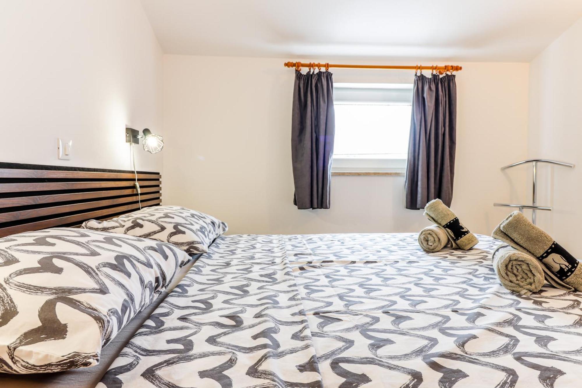 Sunshine Apartments Funtana With Balcony And Sea View Exterior photo