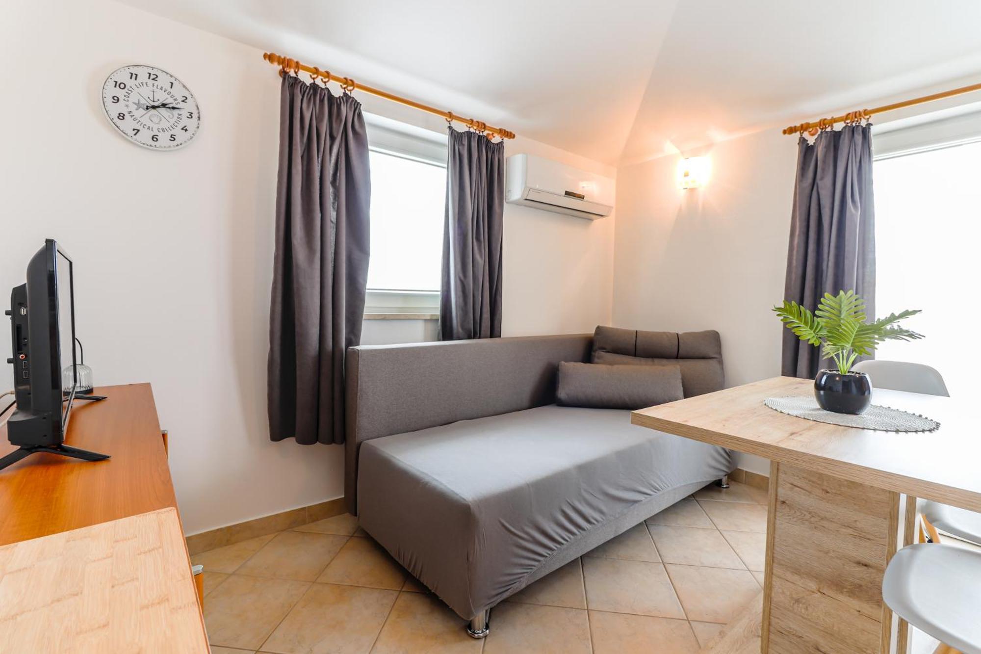 Sunshine Apartments Funtana With Balcony And Sea View Exterior photo