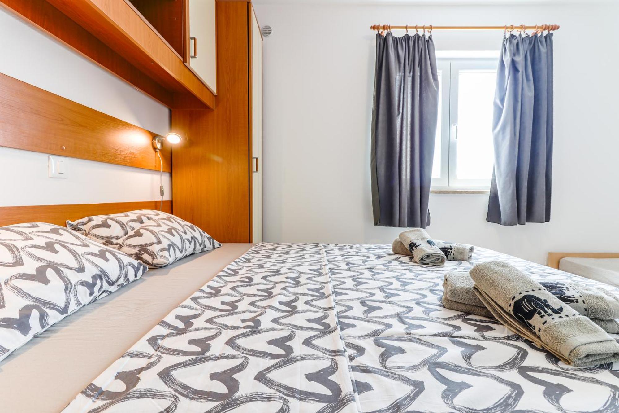Sunshine Apartments Funtana With Balcony And Sea View Exterior photo