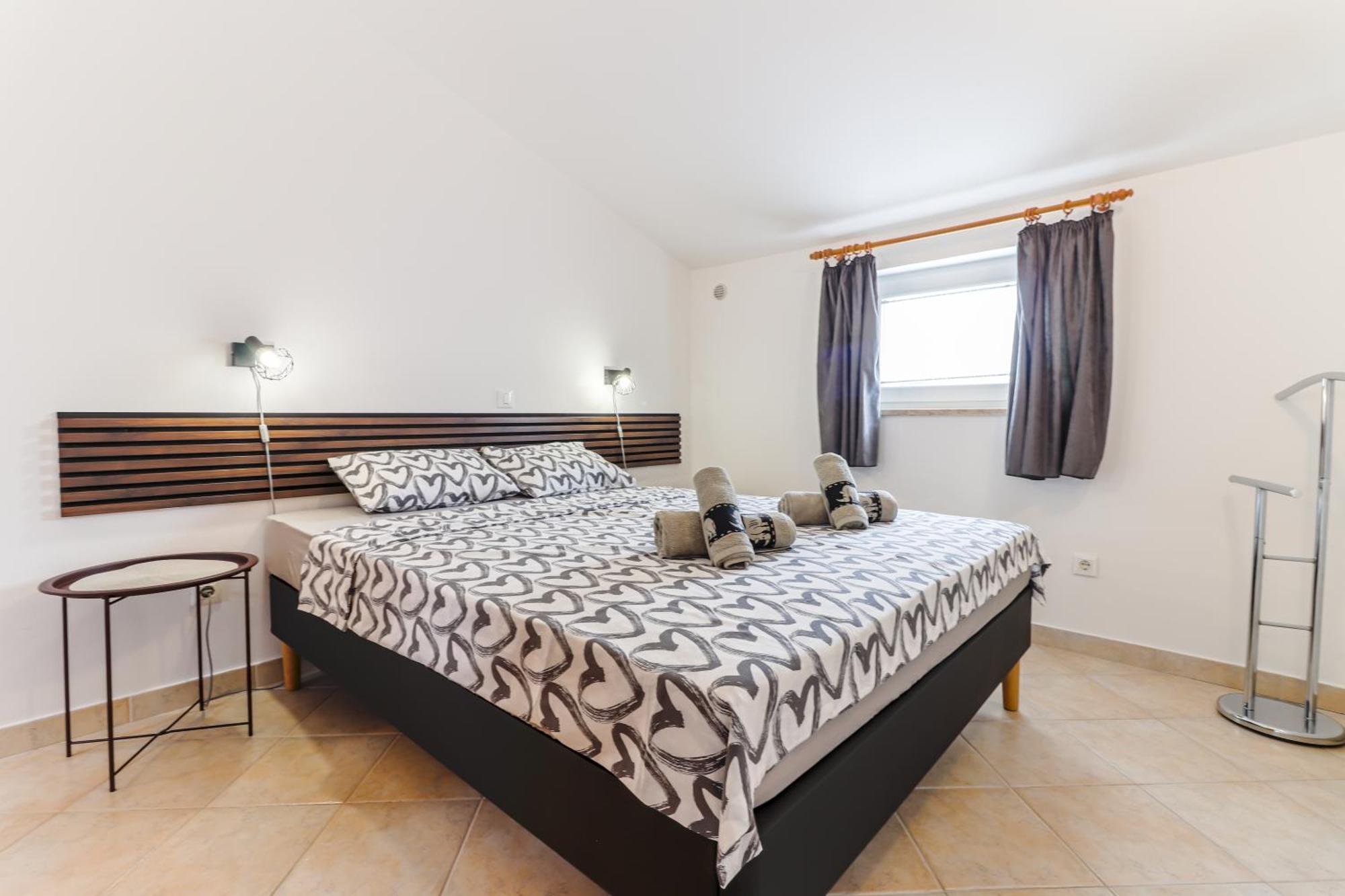 Sunshine Apartments Funtana With Balcony And Sea View Exterior photo